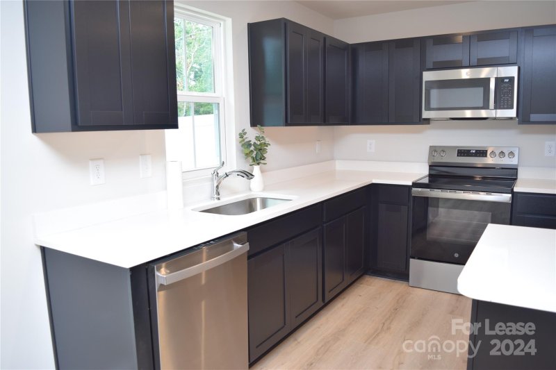 Property image 5 at 1529 39th Avenue Loop, Hickory, NC 28601