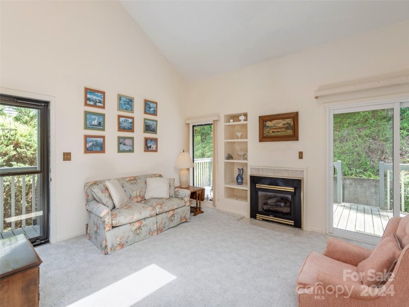 Property image 4 at 217 Cheyenne Court, Asheville, NC 28803