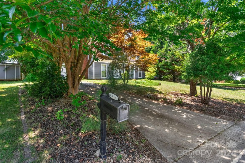 Property image 2 at 11616 Charnwood Court, Charlotte, NC 28277
