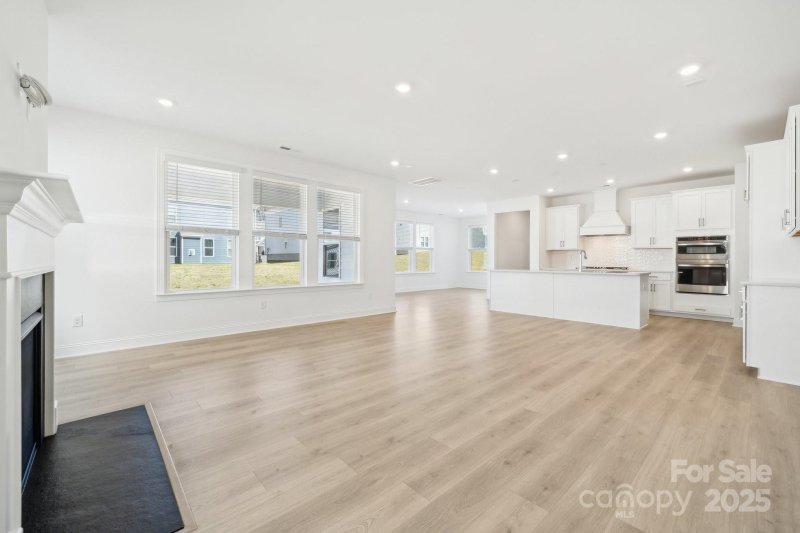 Property image 4 at 121 Clawton Loop, Mooresville, NC 28115