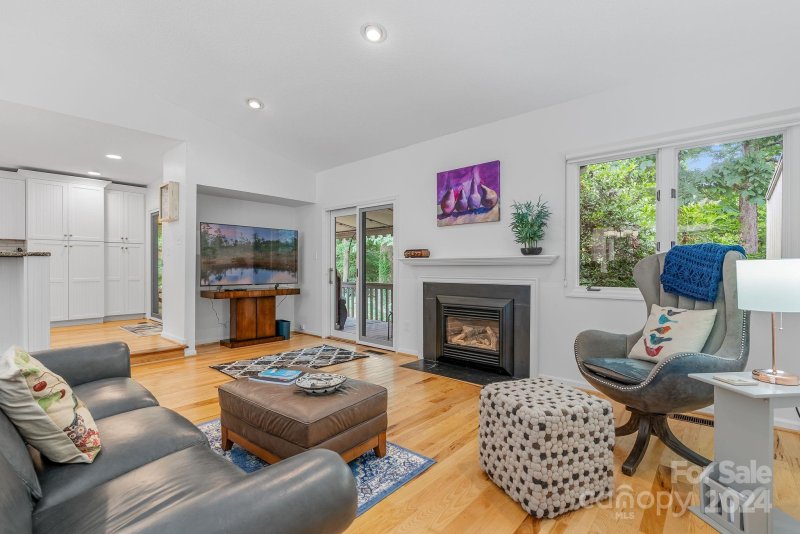 Property image 3 at 117 Clubwood Court, Asheville, NC 28803