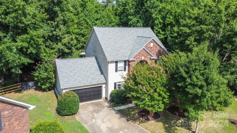 Property image 3 at 2500 Ashby Woods Drive, Matthews, NC 28105