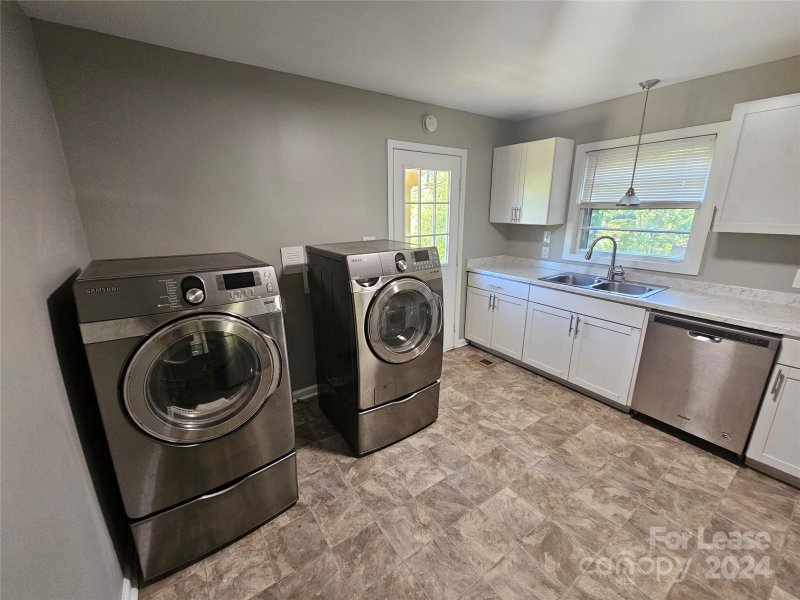 Property image 3 at 4148 Welling Avenue, Charlotte, NC 28208