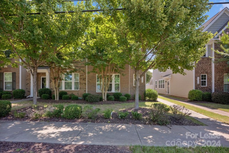 Property image 2 at 18448 West Catawba Avenue, Cornelius, NC 28031