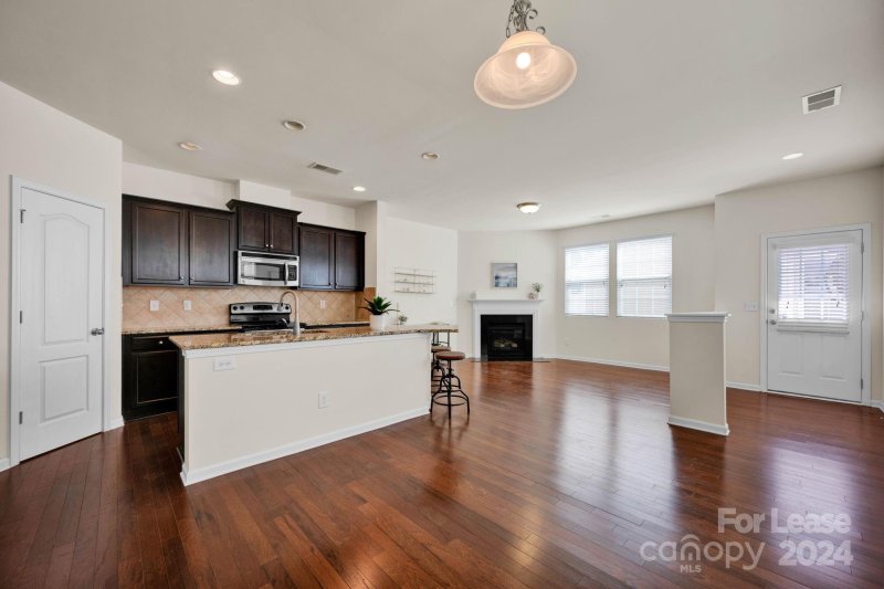 Property image 3 at 18448 West Catawba Avenue, Cornelius, NC 28031