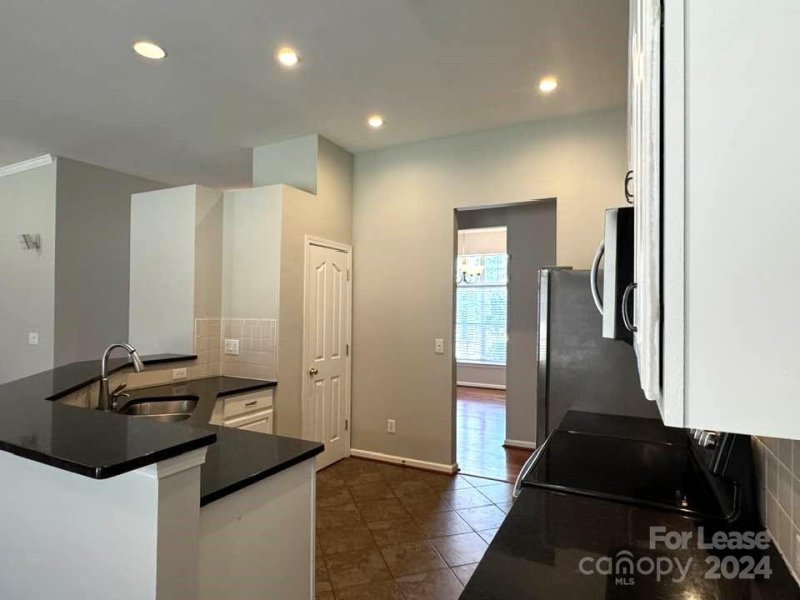 Property image 4 at 9810 Oxford Woods Court, Charlotte, NC 28277