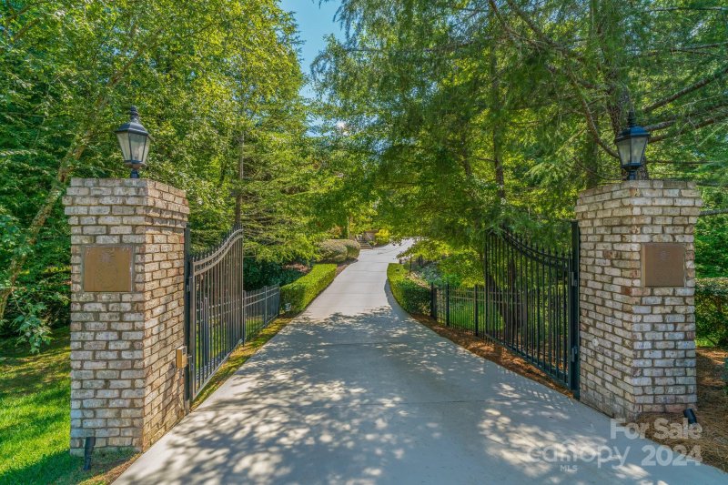 Property image 2 of 1008 Medinah Court in Firethorne, Waxhaw, NC 28173