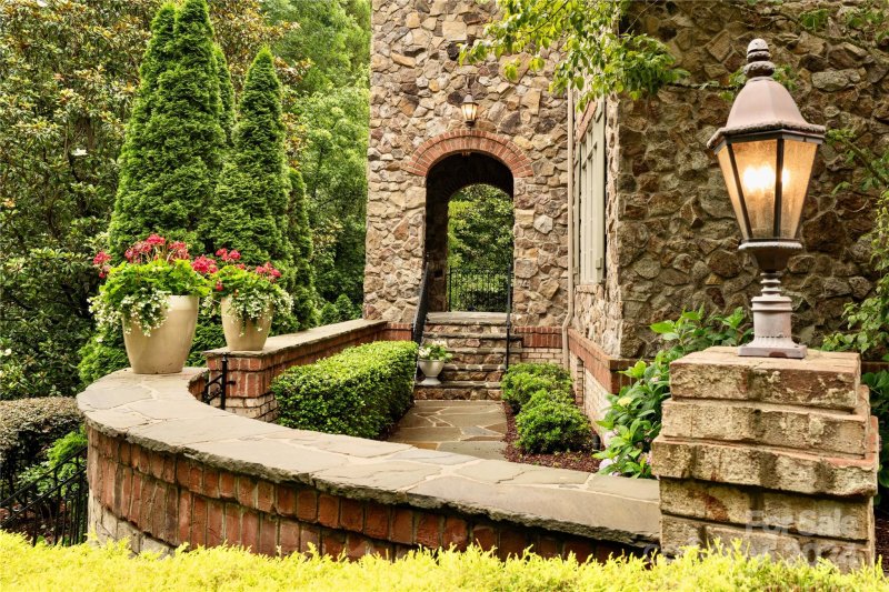 Property image 4 of 1008 Medinah Court in Firethorne, Waxhaw, NC 28173