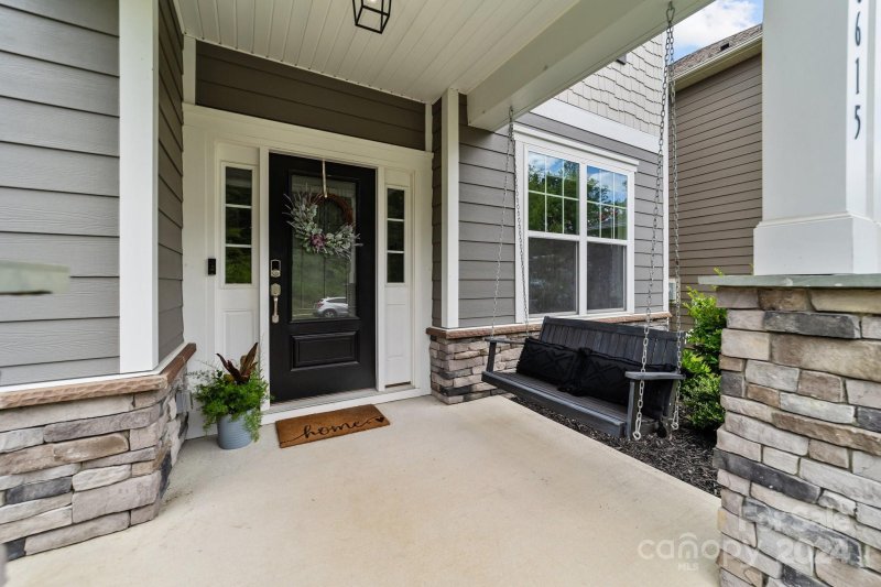 Property image 4 at 16615 Stonecutter Lane, Davidson, NC 28036