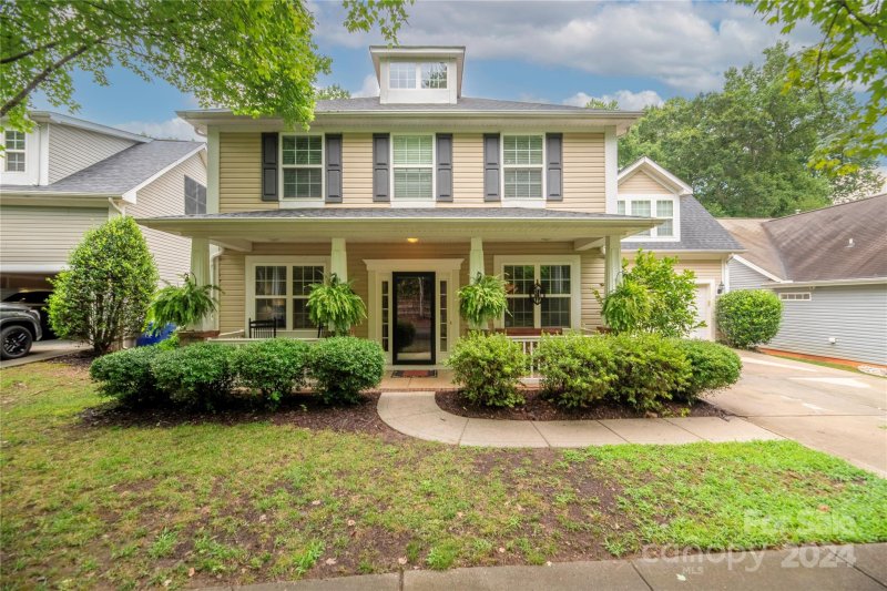 5618 Colonial Garden Drive