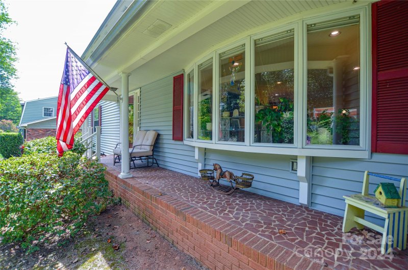 Property image 4 at 6937 Hillswick Drive, Charlotte, NC 28215