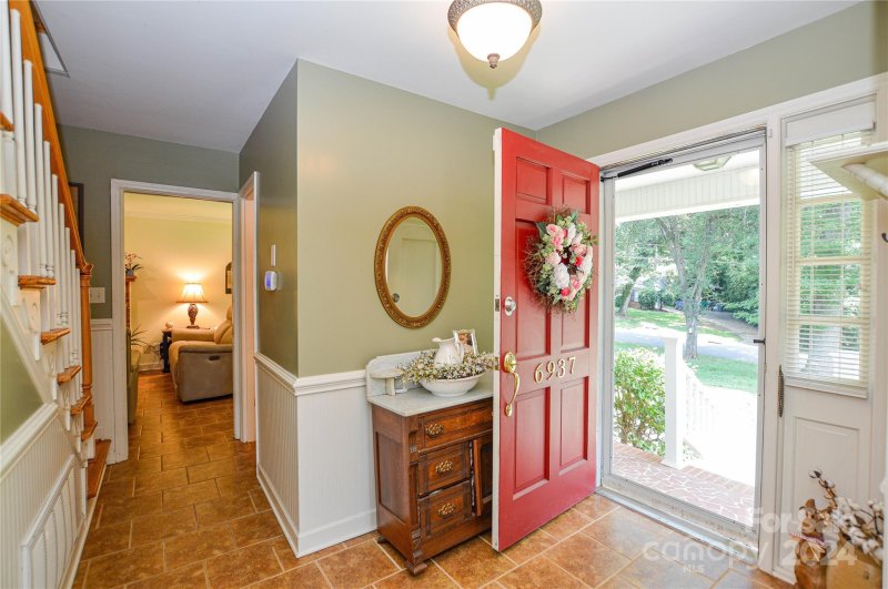 Property image 5 at 6937 Hillswick Drive, Charlotte, NC 28215