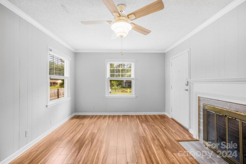 Property image 3 at 202 Ferstl Avenue, Belmont, NC 28012