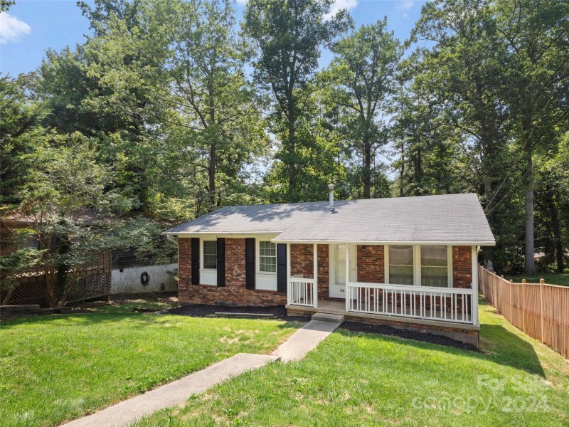 Property image 3 at 140 Locust Court, Arden, NC 28704