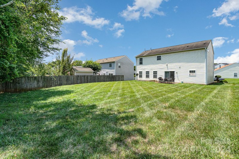 Property image 2 at 9720 Avensong Crossing Drive, Charlotte, NC 28215