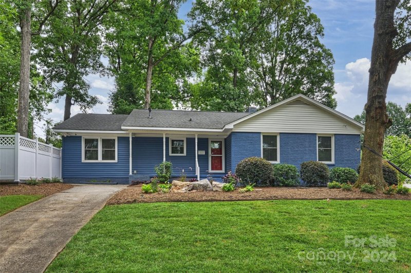 Property image 2 at 515 Bartling Road, Charlotte, NC 28209