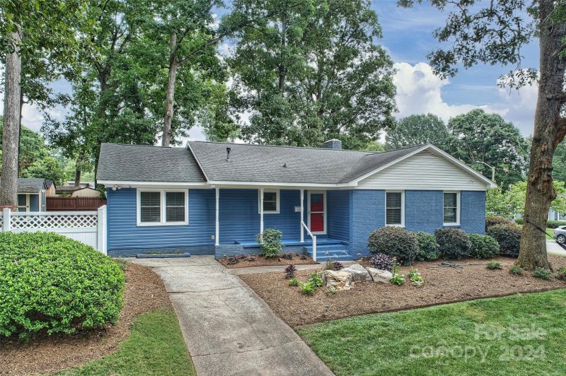 Property image 3 at 515 Bartling Road, Charlotte, NC 28209