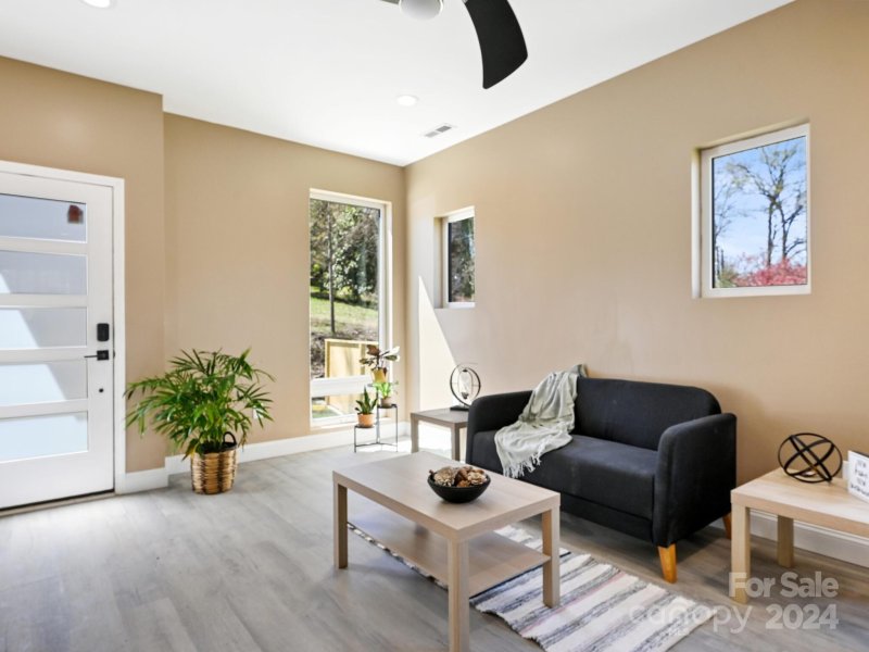 Property image 3 at 715 Knollwood Drive, Hendersonville, NC 28791