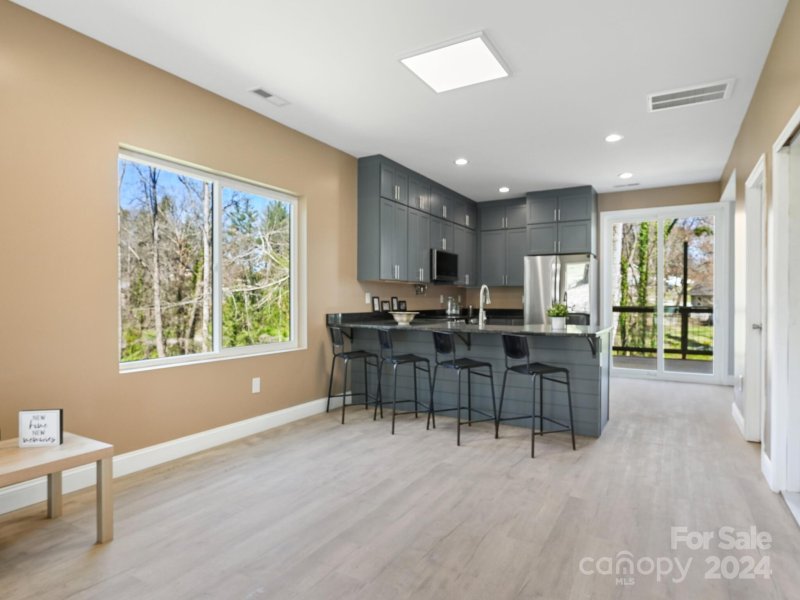 Property image 4 at 715 Knollwood Drive, Hendersonville, NC 28791