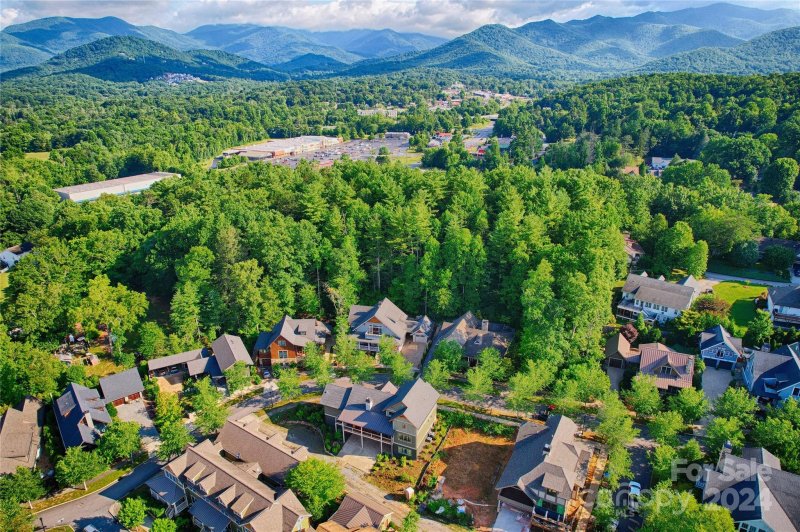 Property image 4 at 25 Wordsworth Road, Black Mountain, NC 28711