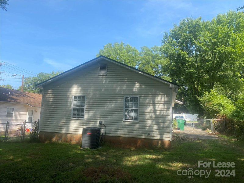 Property image 2 at 1504 Caldwell Street, Charlotte, NC 28206
