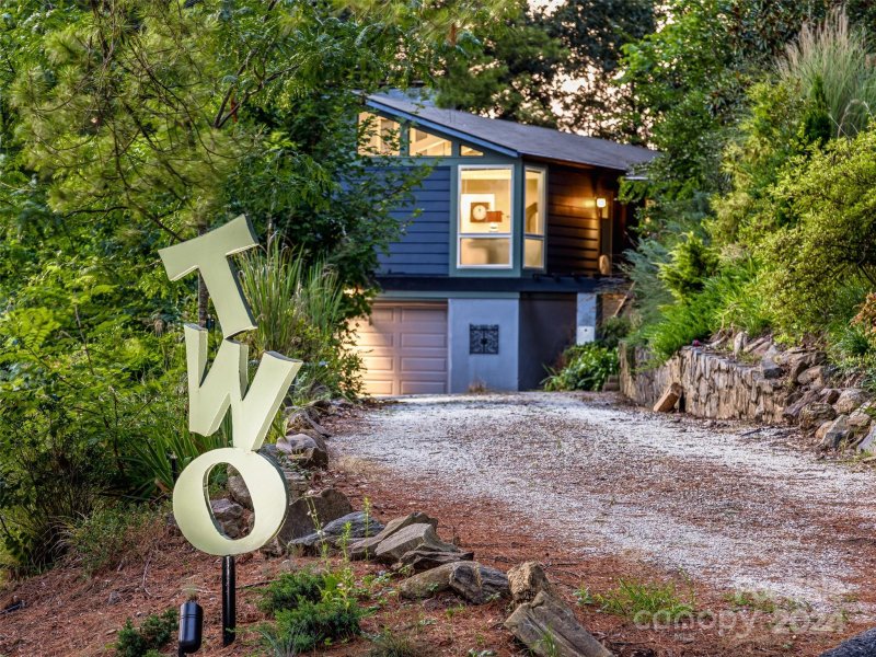 Property image 3 at 2 Cogswood Road, Asheville, NC 28804