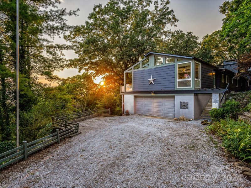 Property image 4 at 2 Cogswood Road, Asheville, NC 28804