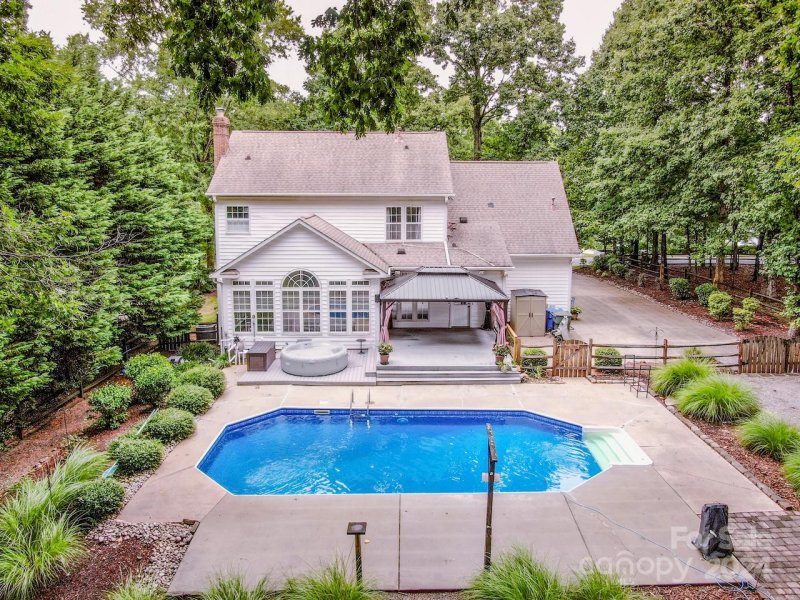 Property image 3 at 105 Haddington Place, Mooresville, NC 28115