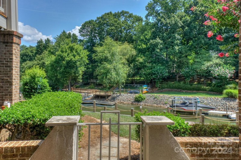 Property image 5 at 104 Pier 33 Drive, Mooresville, NC 28117