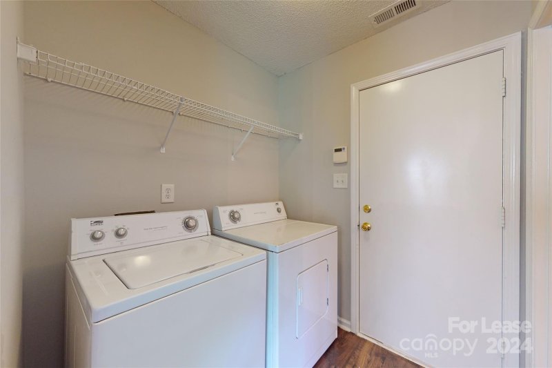 Property image 4 at 2024 Pimpernel Road, Charlotte, NC 28213