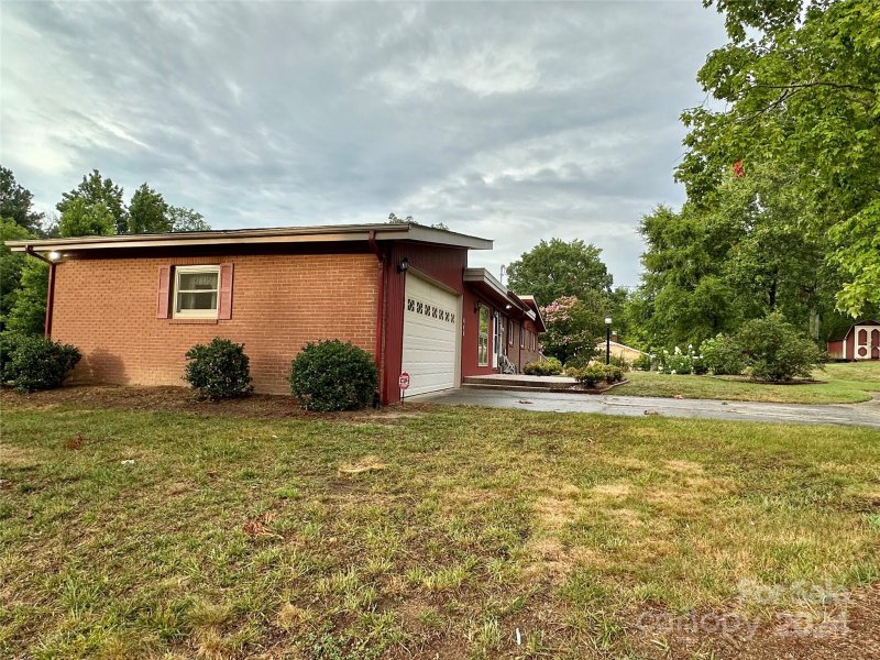 Property image 3 at 137 Brooklain Drive, Charlotte, NC 28214