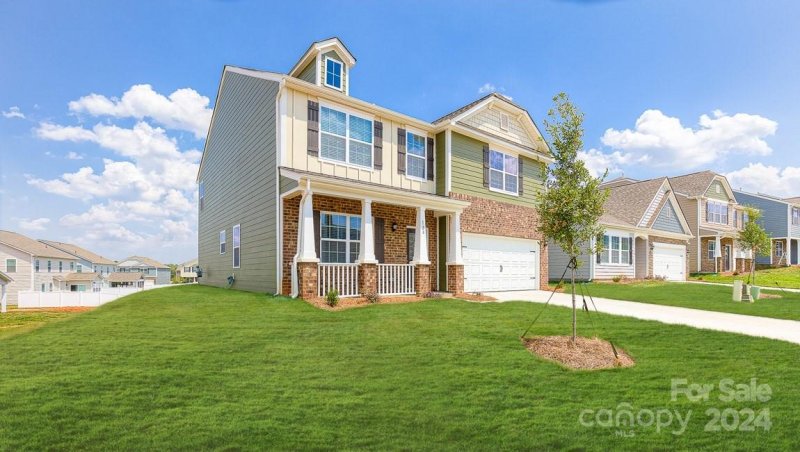 Property image 2 at 129 Woodvale Drive, Waynesville, NC 28786