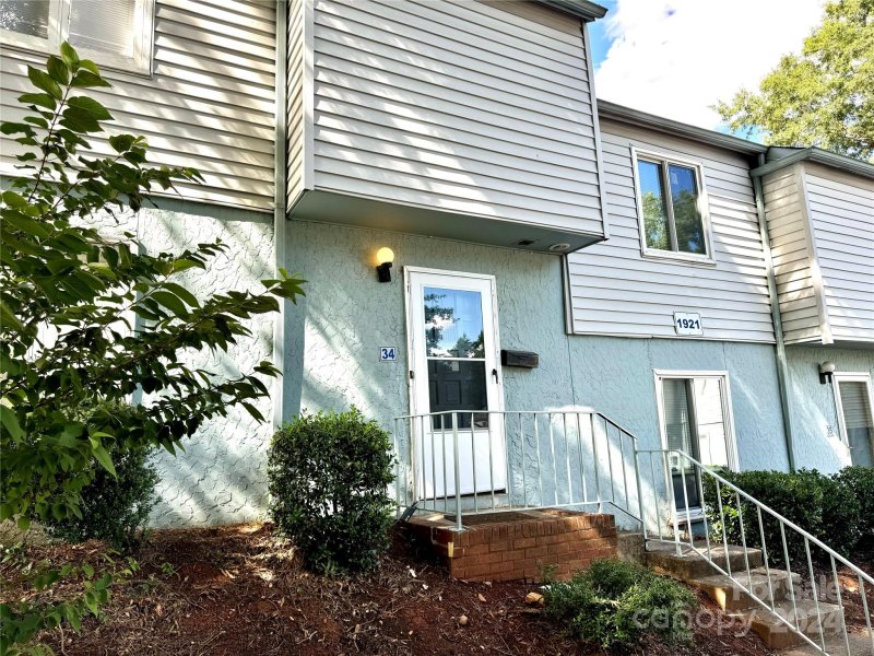 Property image 3 at 1921 Mereview Court, Charlotte, NC 28210