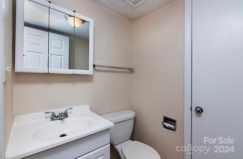 Property image 5 at 1921 Mereview Court, Charlotte, NC 28210