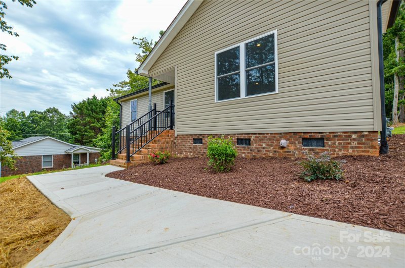 Property image 2 at 220 Aspen Drive, Gastonia, NC 28052