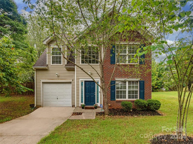 1418 Swaying Branch Lane