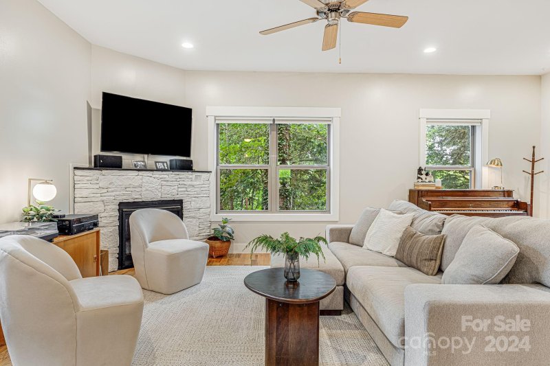 Property image 5 at 213 Westover Drive, Asheville, NC 28801