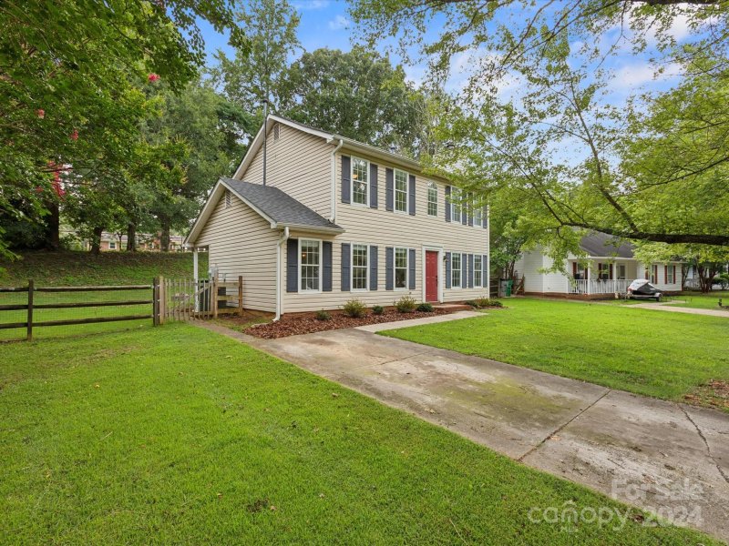 Property image 2 at 7910 Glencannon Drive, Charlotte, NC 28227