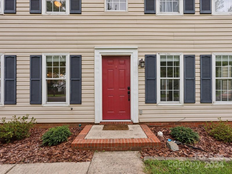 Property image 3 at 7910 Glencannon Drive, Charlotte, NC 28227