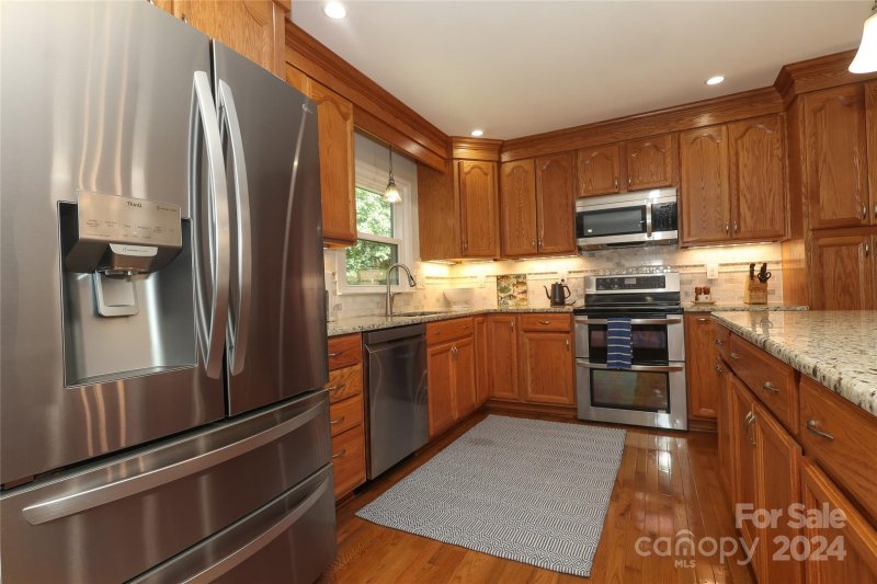 Property image 4 at 100 Condover Place, Charlotte, NC 28270