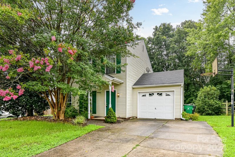 2015 Mallard Woods Place