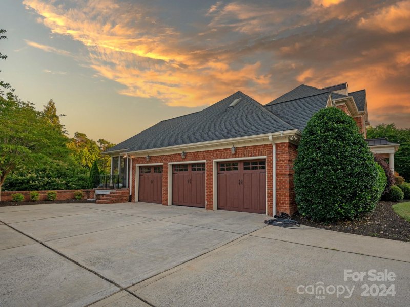 Property image 3 at 5020 Oxfordshire Road, Waxhaw, NC 28173