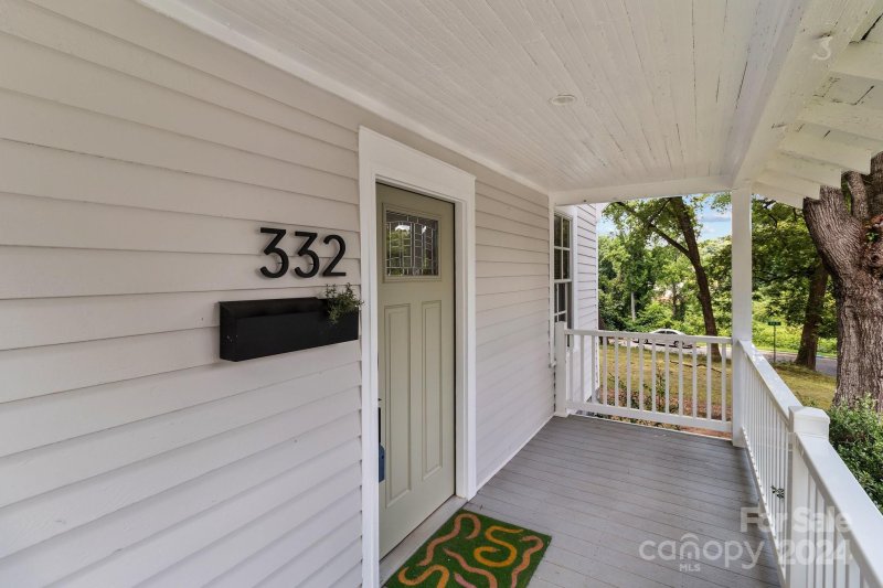 Property image 2 at 332 Messick Avenue, Mooresville, NC 28115