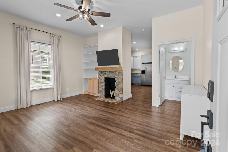 Property image 4 at 332 Messick Avenue, Mooresville, NC 28115