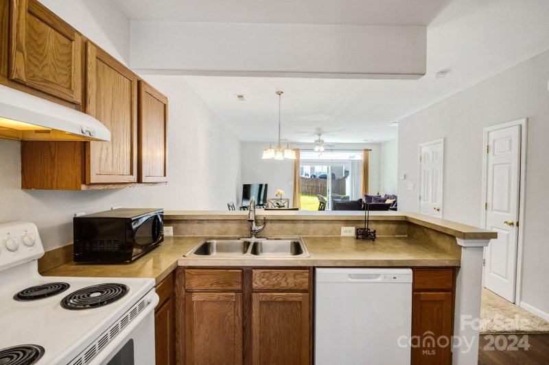 Property image 5 at 1748 Holliford Court, Charlotte, NC 28215