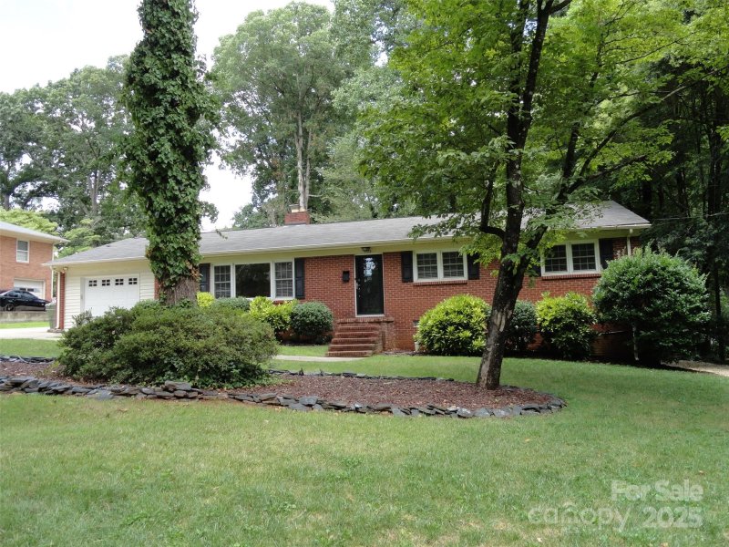 Property image 2 at 105 E Lockman Street, Fort Mill, SC 29715