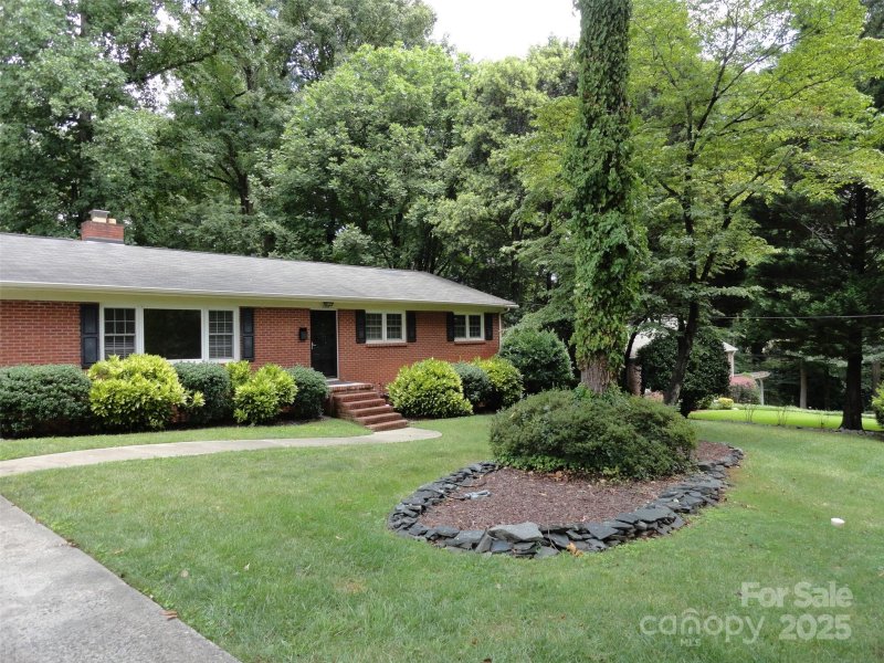 Property image 3 at 105 E Lockman Street, Fort Mill, SC 29715