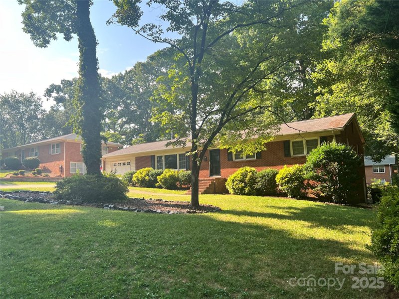 Property image 4 at 105 E Lockman Street, Fort Mill, SC 29715
