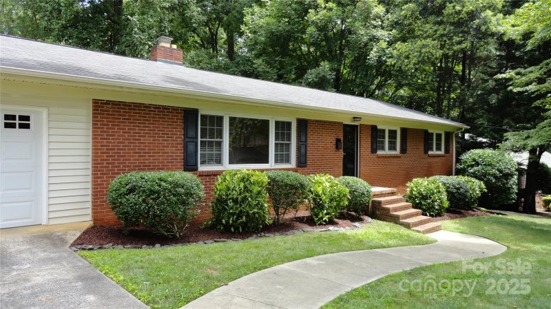 Property image 5 at 105 E Lockman Street, Fort Mill, SC 29715