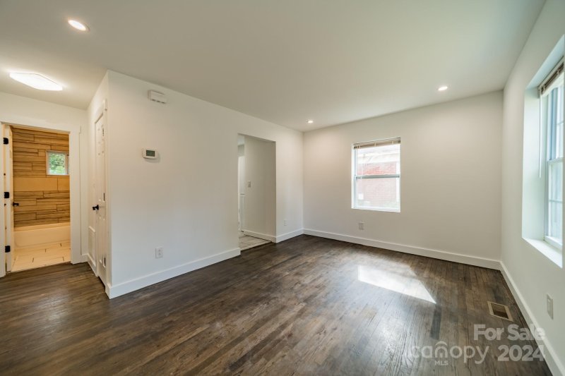 Property image 2 at 616 Chicago Avenue, Charlotte, NC 28203